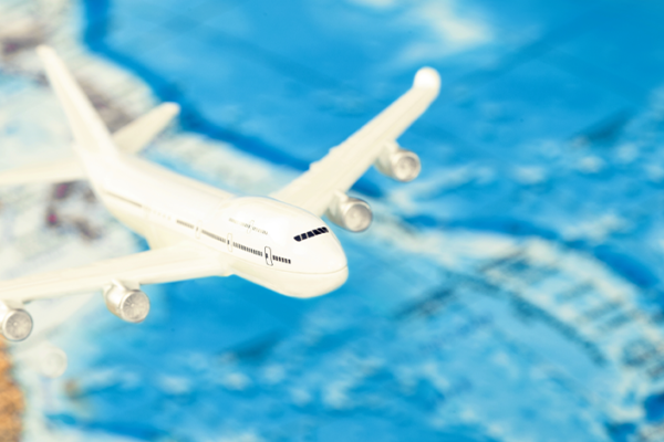 Билеты на самолет: как выбрать лучшие варианты для путешествий и сэкономить